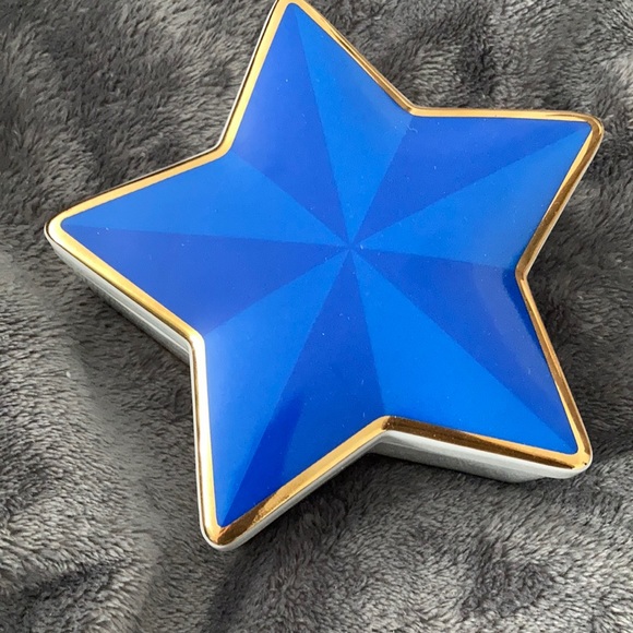 Tiffany & Co blue star porcelain jewelry box. Excellent condition..